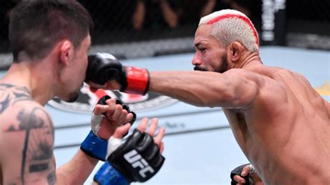 UFC 256 results: Deiveson Figueiredo and Brandon Moreno .
